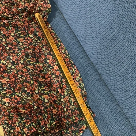 Decree Sheer Blouse - Picture 7 of 8